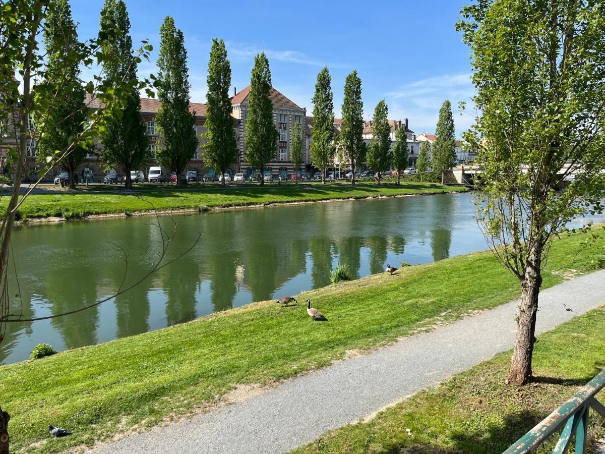 Le Rene Pouteau Melun Exterior foto