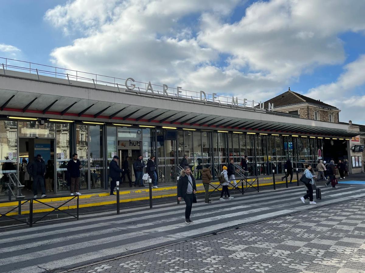 Le Rene Pouteau Melun Exterior foto